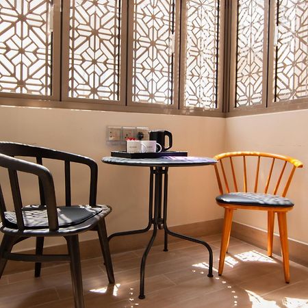 Aqueen Prestige Hotel Jalan Besar Singapur Dış mekan fotoğraf
