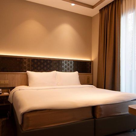 Aqueen Prestige Hotel Jalan Besar Singapur Dış mekan fotoğraf