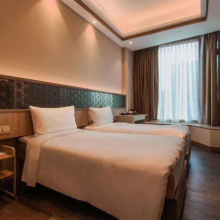 Aqueen Prestige Hotel Jalan Besar Singapur Dış mekan fotoğraf