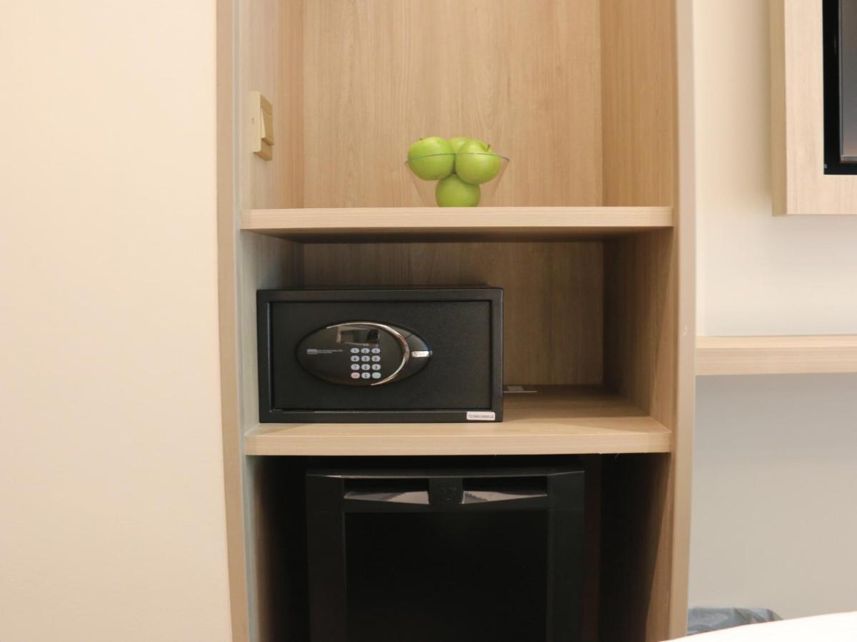 Aqueen Prestige Hotel Jalan Besar Singapur Dış mekan fotoğraf