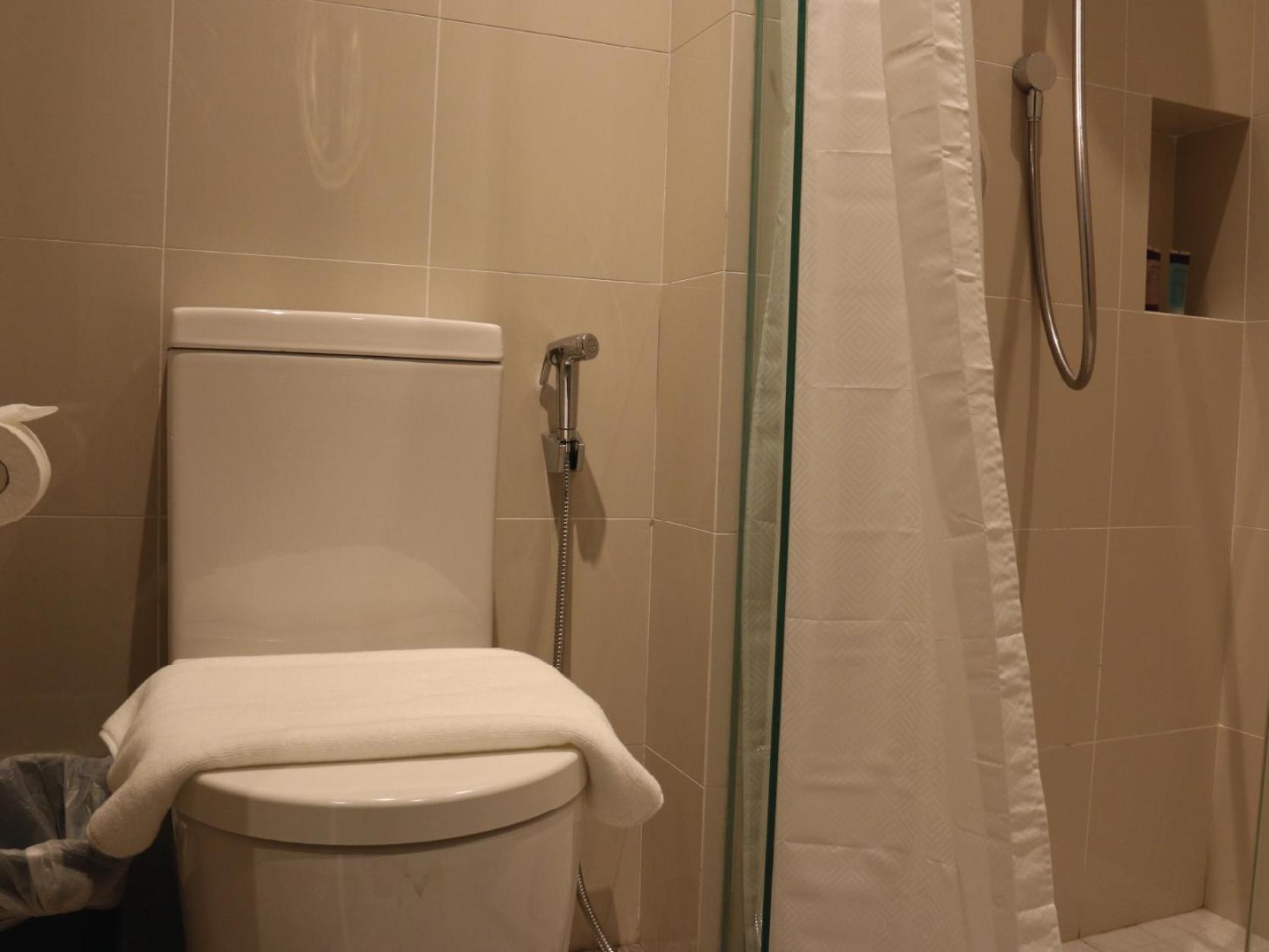 Aqueen Prestige Hotel Jalan Besar Singapur Dış mekan fotoğraf
