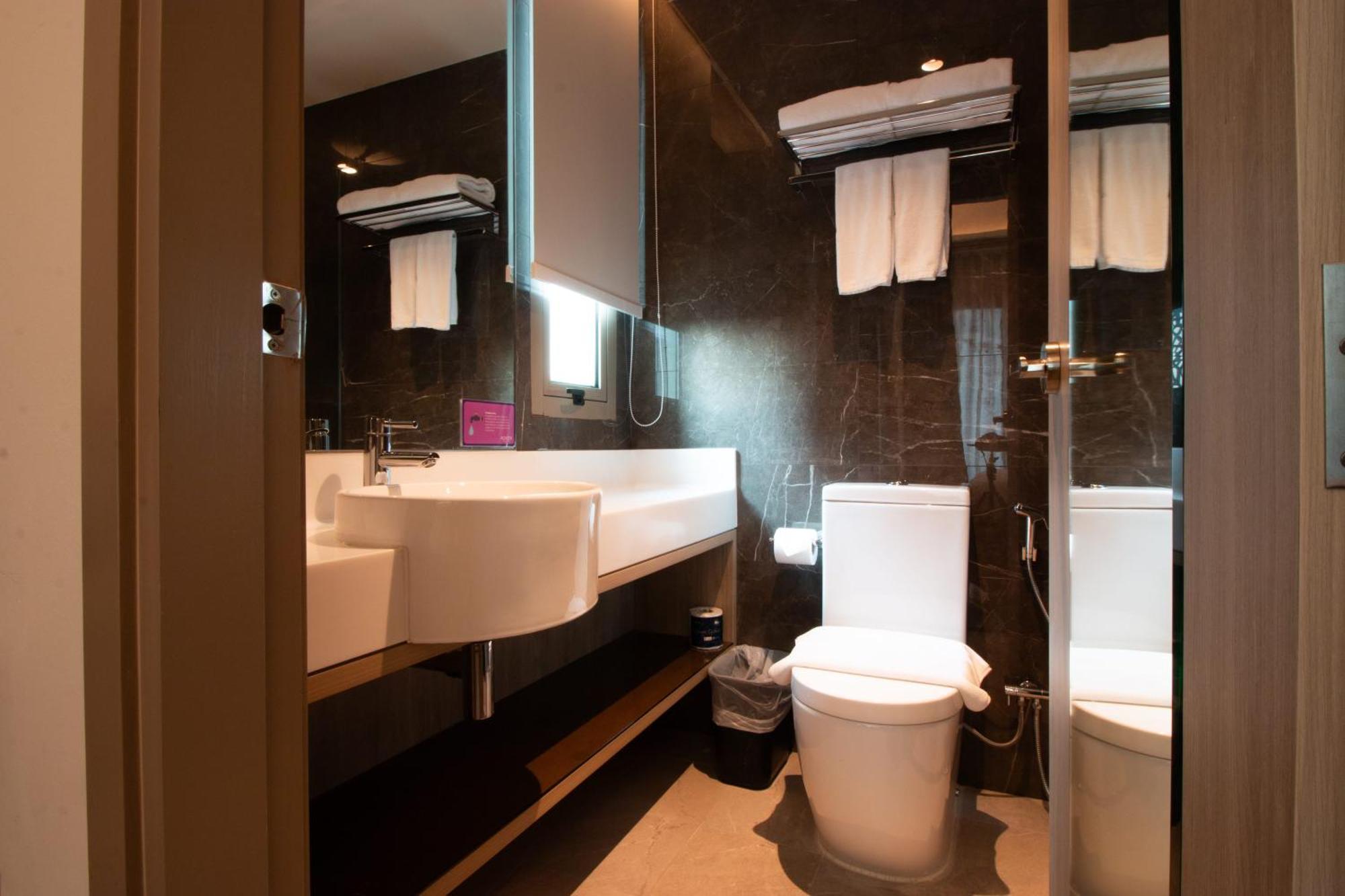 Aqueen Prestige Hotel Jalan Besar Singapur Dış mekan fotoğraf