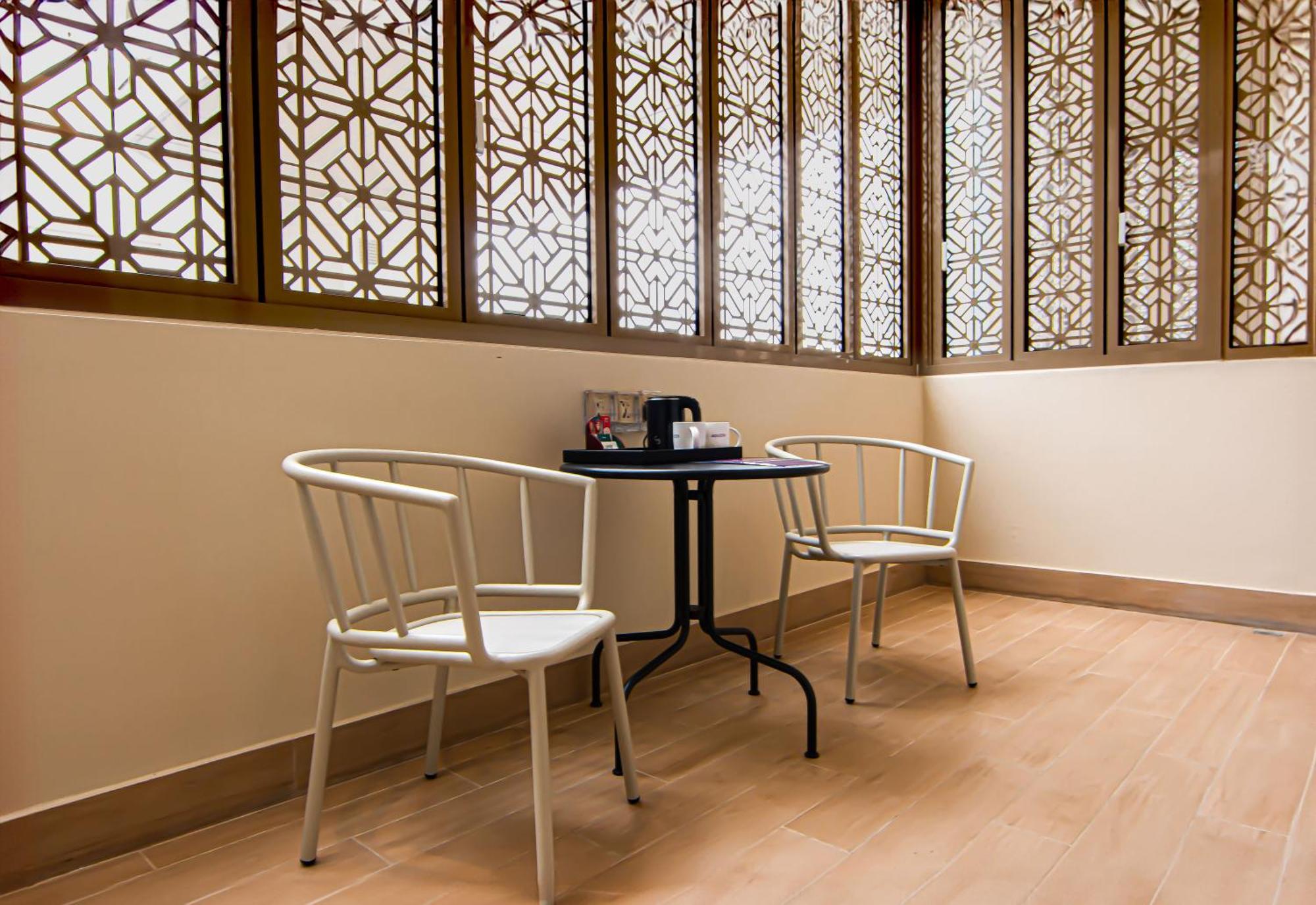Aqueen Prestige Hotel Jalan Besar Singapur Dış mekan fotoğraf