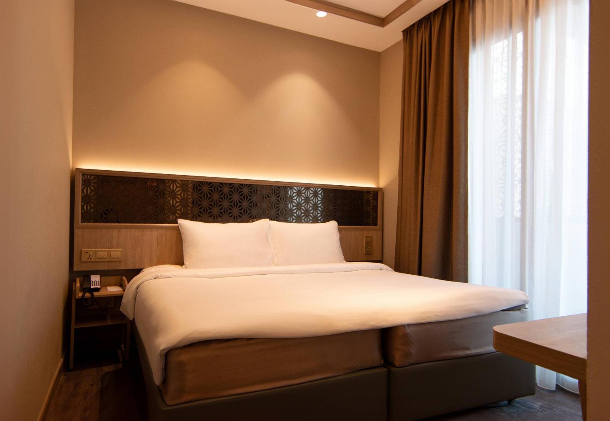 Aqueen Prestige Hotel Jalan Besar Singapur Dış mekan fotoğraf