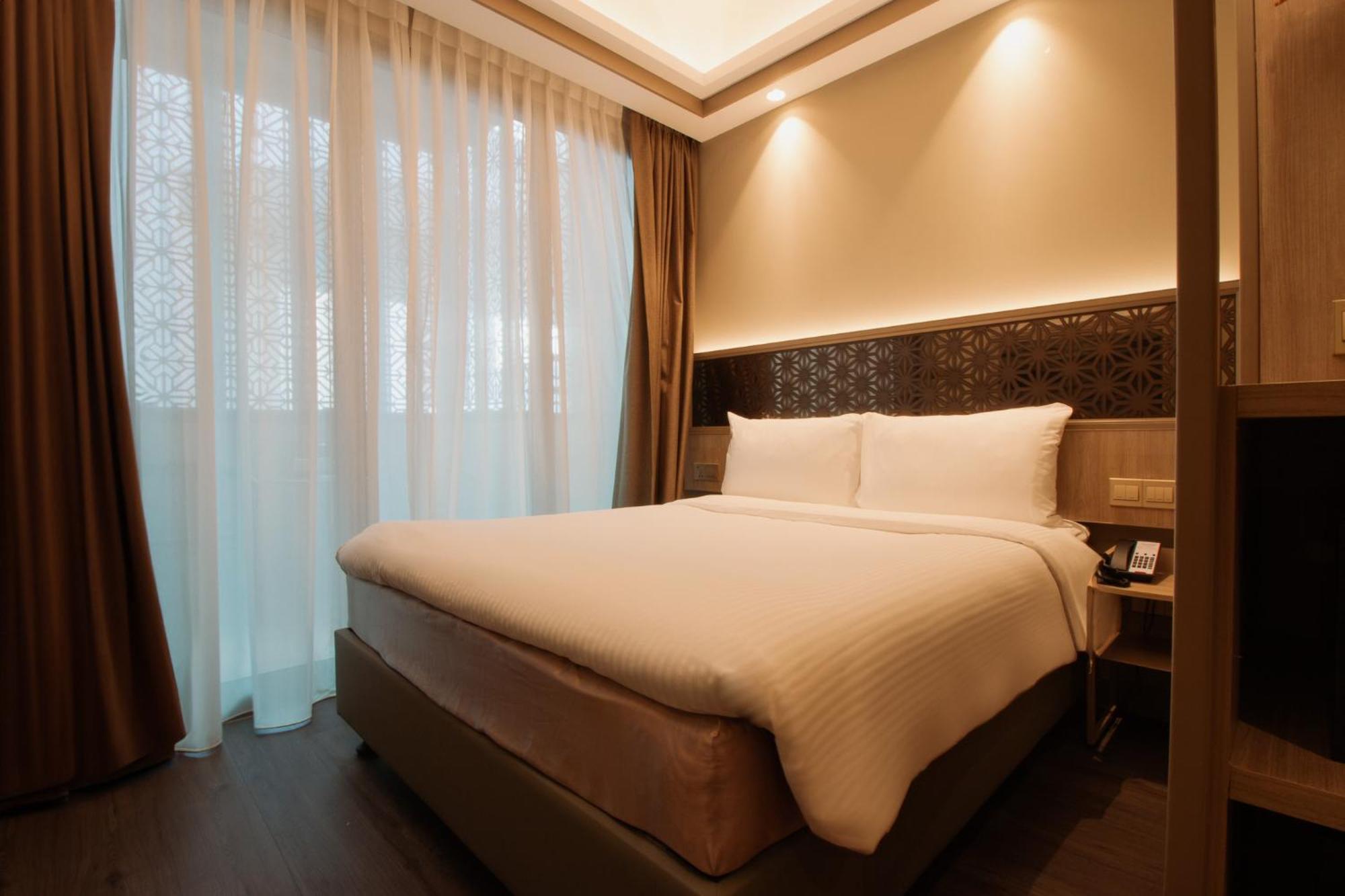 Aqueen Prestige Hotel Jalan Besar Singapur Dış mekan fotoğraf